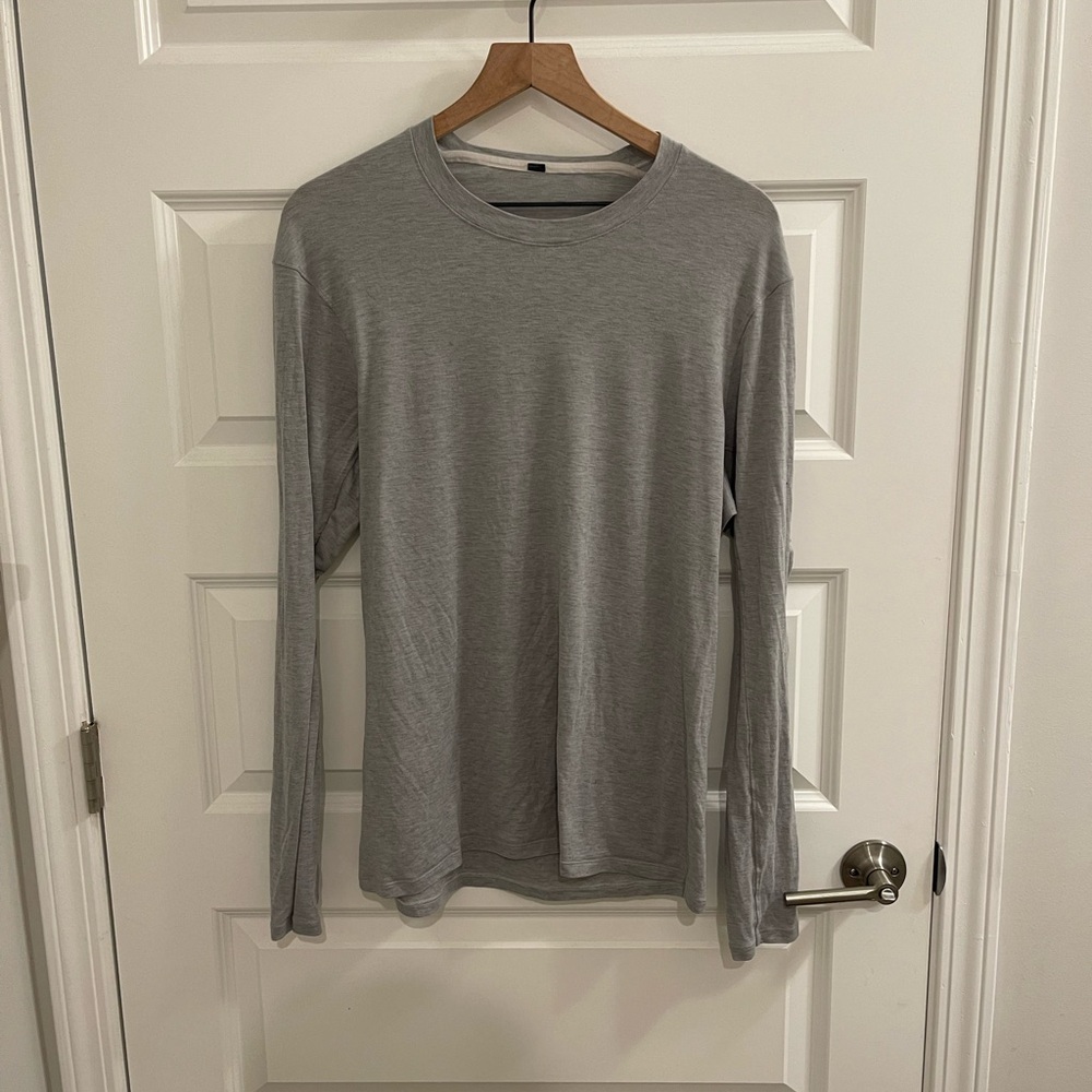 Lululemon Gray Long Sleeve Men's Athletic Shirt